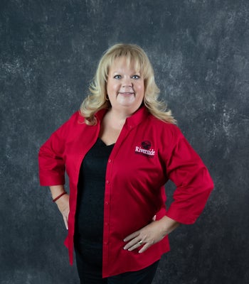 Portrait of Yvonne Doll, Broker Associate.